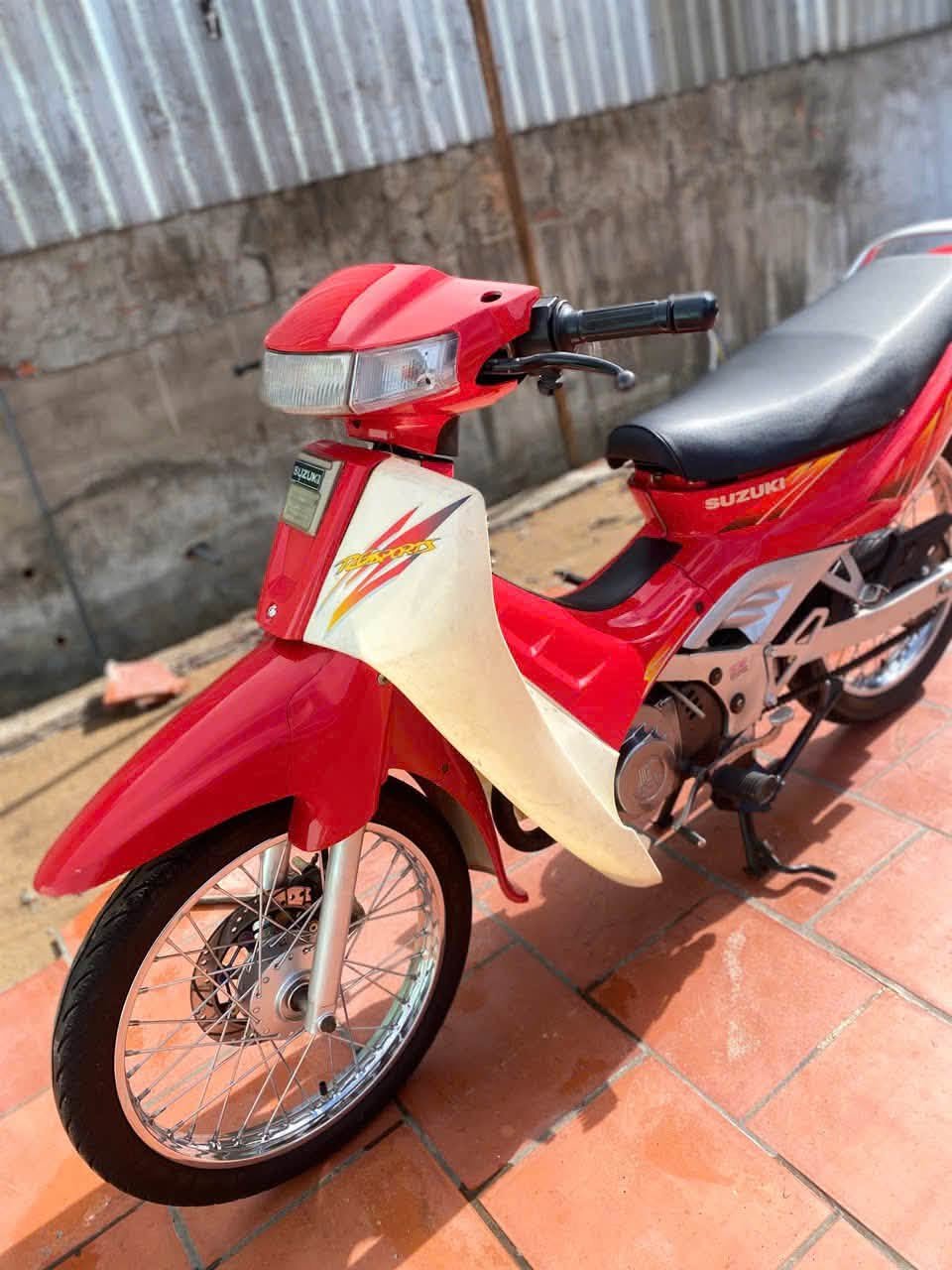 Suzuki Sport Xipo Đỏ Trắng – Heritage