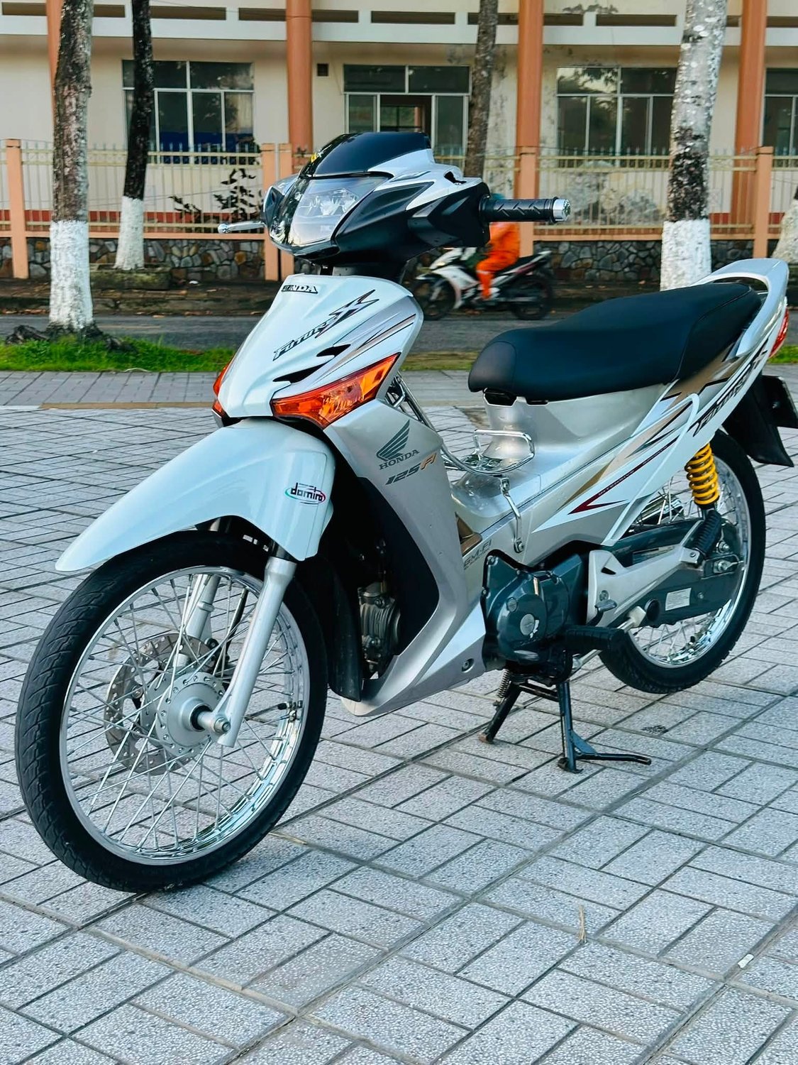 Honda Future X 125Fi Bạc – Classic